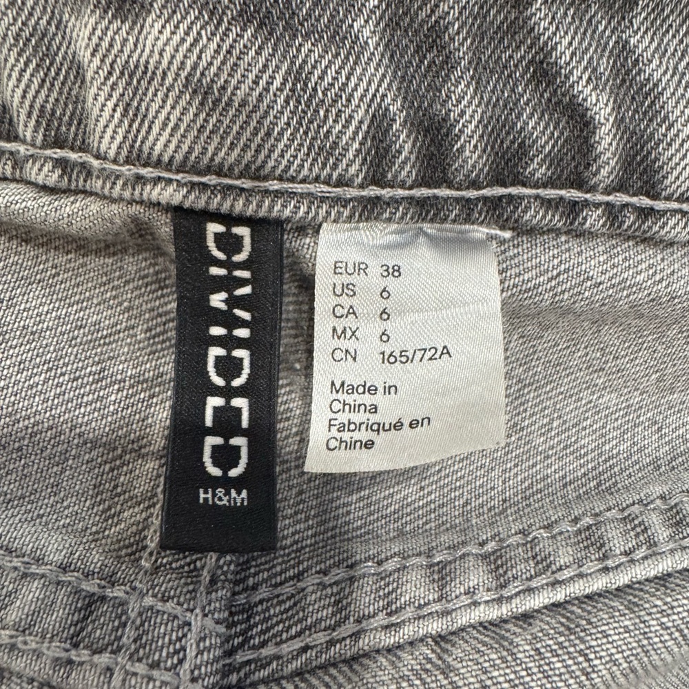 H&M Divided Gray Denim - Picture 2 of 3